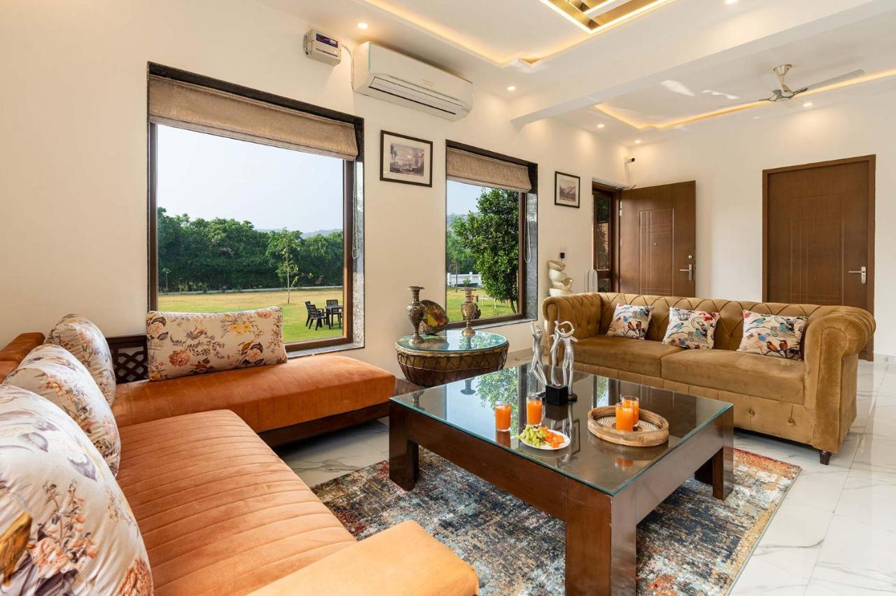 Brookvale Manor By Stayvista - Private Pool Haven With Endless Views & Indoor Fun Sohna Exteriér fotografie
