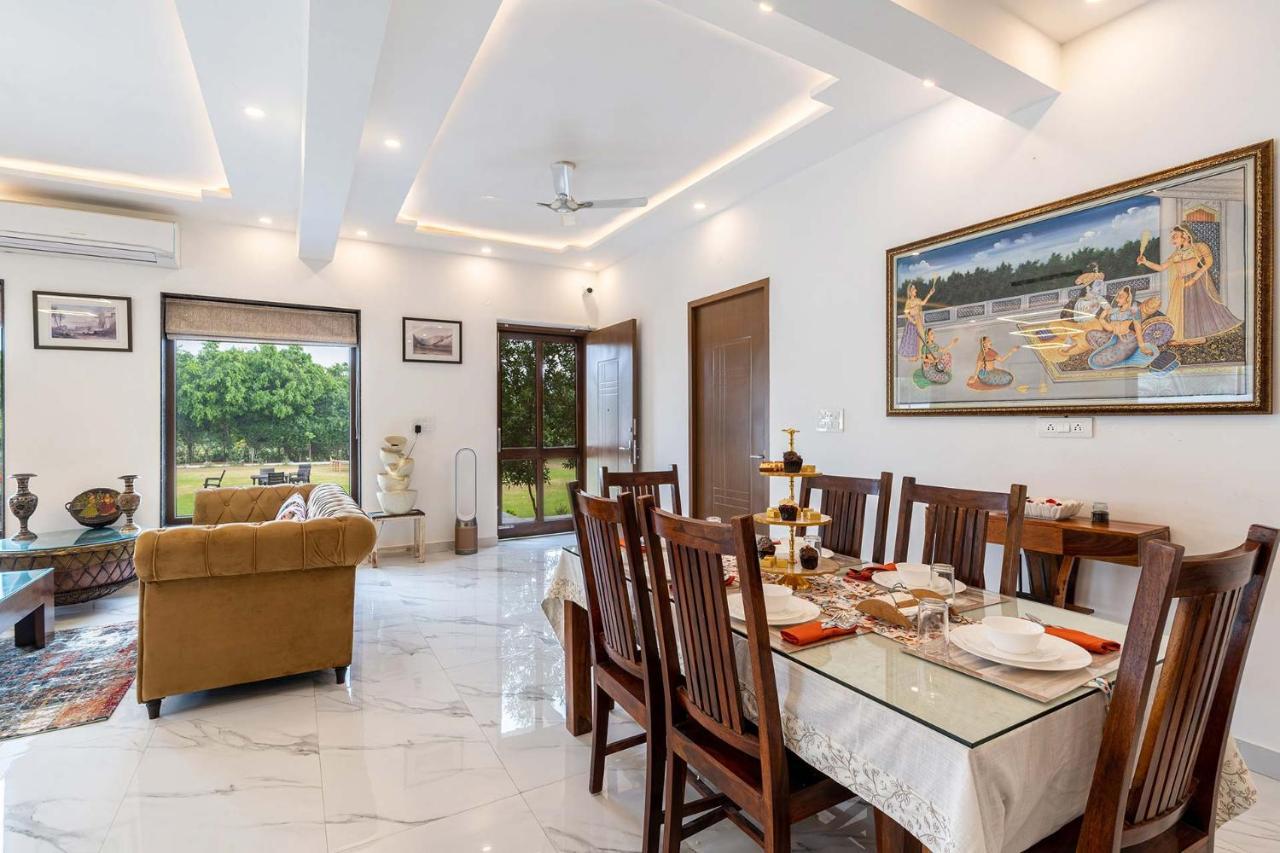 Brookvale Manor By Stayvista - Private Pool Haven With Endless Views & Indoor Fun Sohna Exteriér fotografie