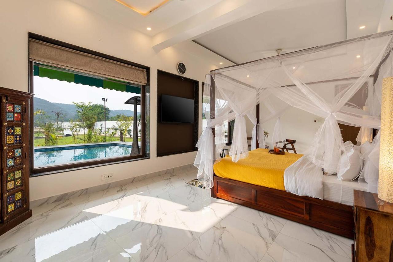 Brookvale Manor By Stayvista - Private Pool Haven With Endless Views & Indoor Fun Sohna Exteriér fotografie